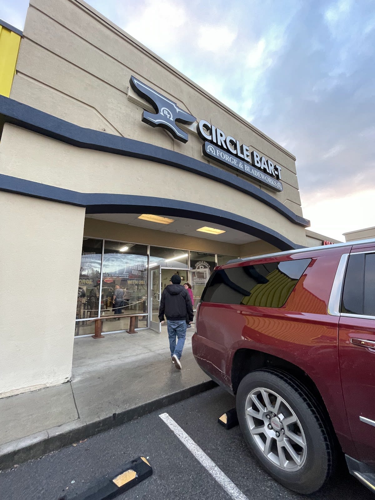 Circle Bar T Forge & Blade Works