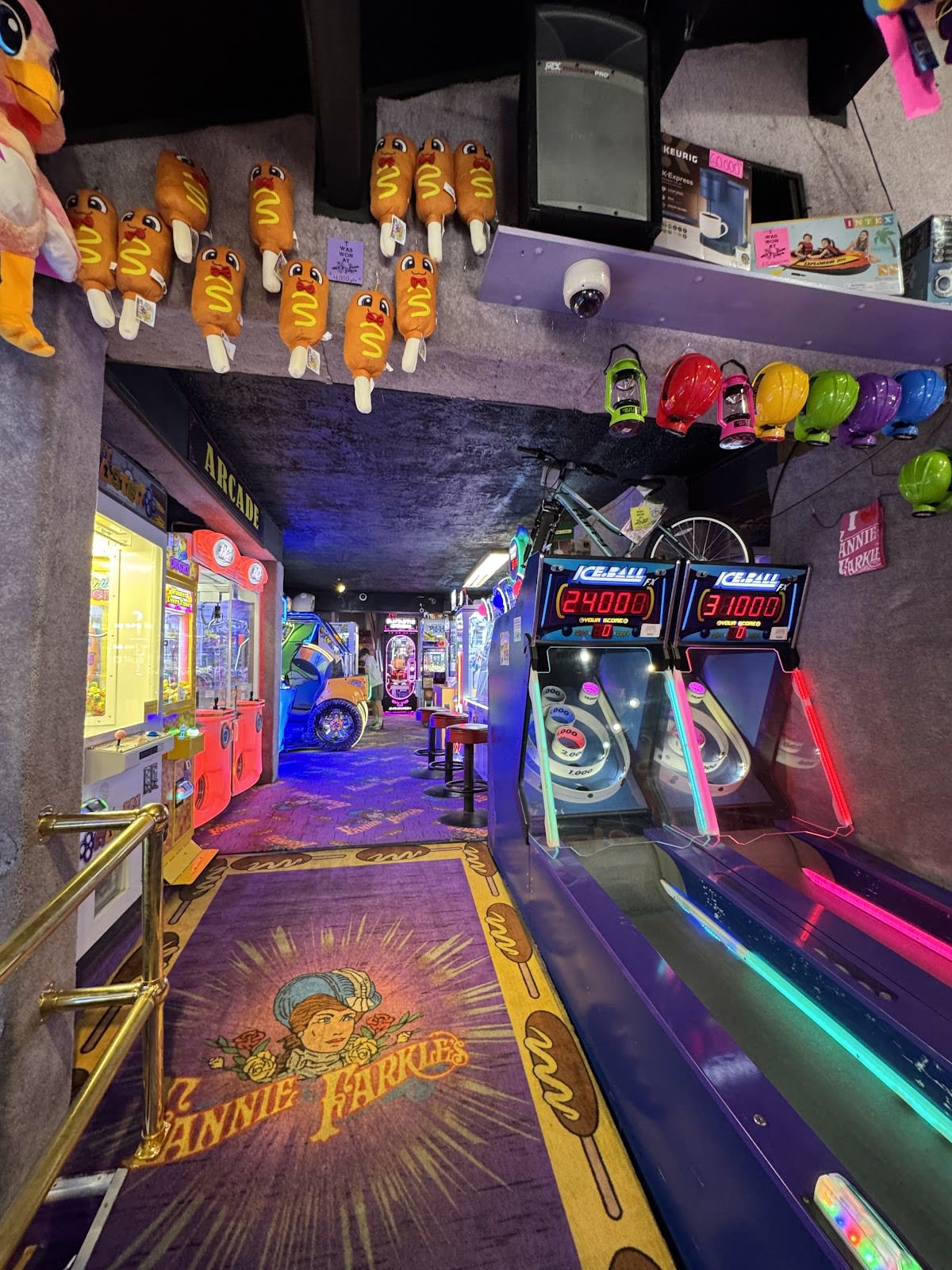 Fannie Farkle's Arcade and Restaurant