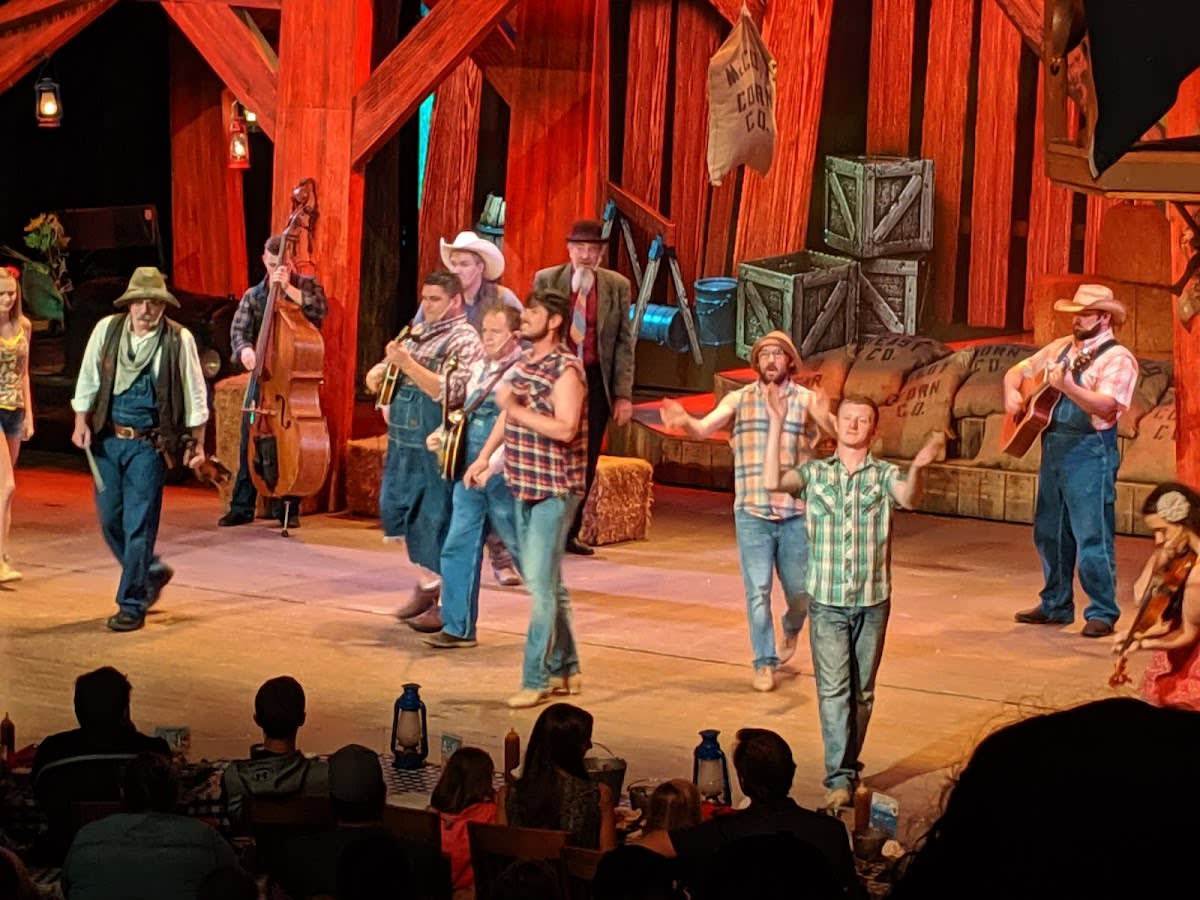 Hatfield & McCoy Dinner Feud