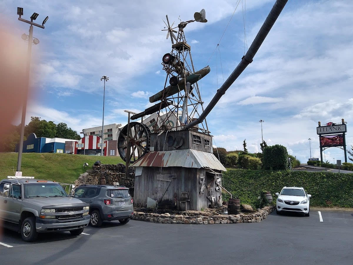 Hatfield & McCoy Dinner Feud