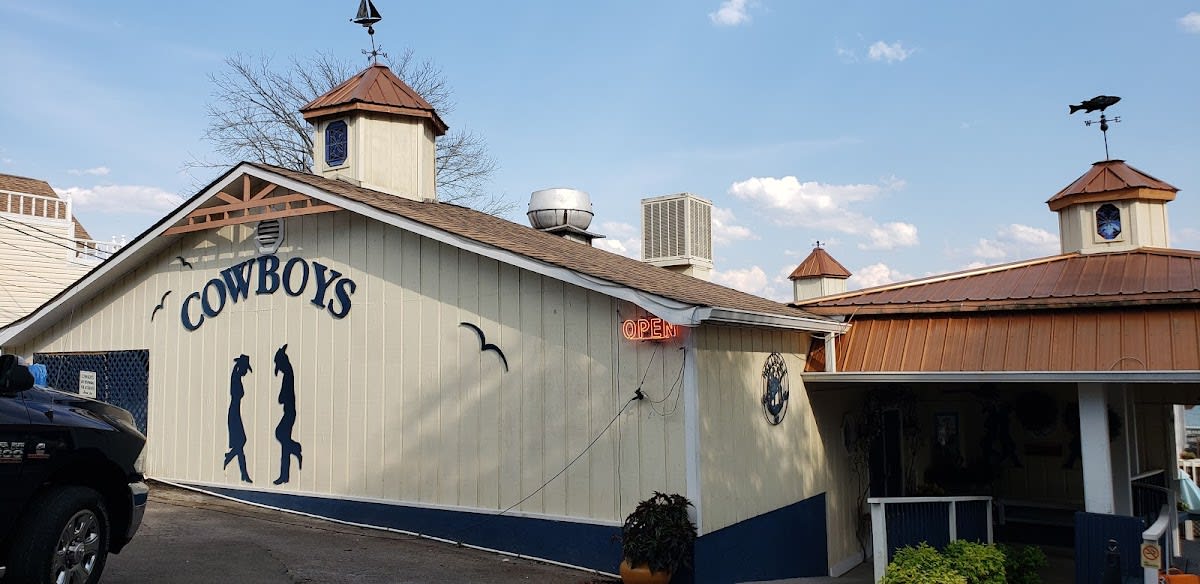 Lakeside Resort & Marina + Cowboy's Bar & Grill