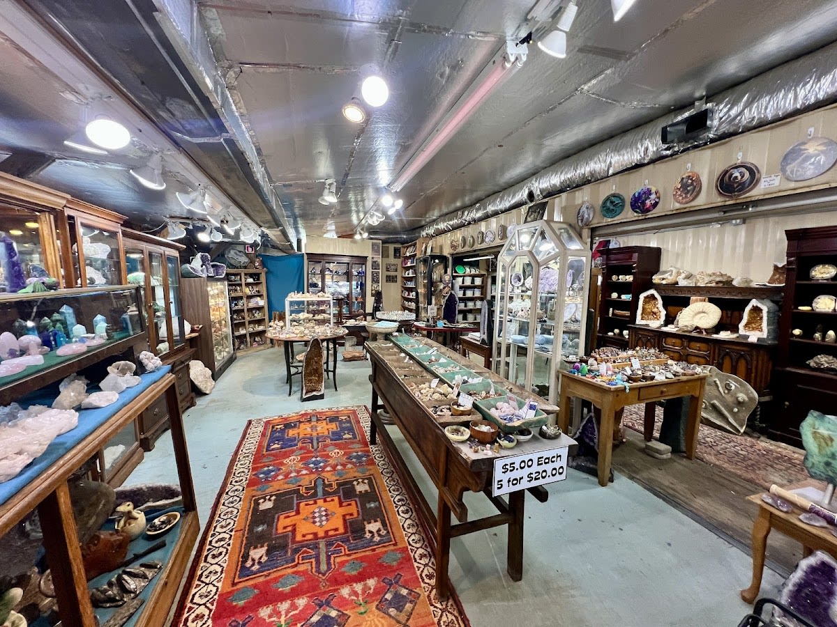 Little River Gem Mine & Rock Shop