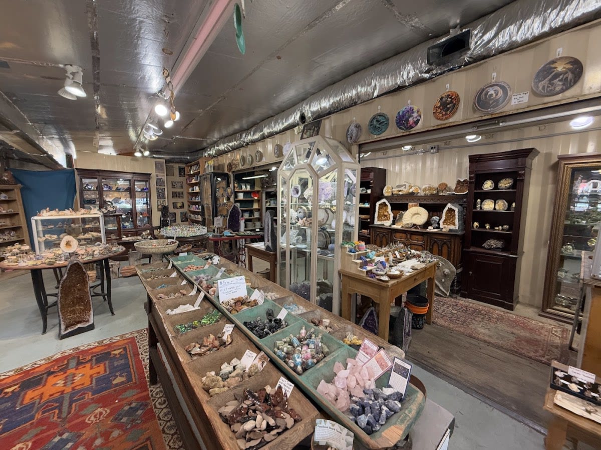 Little River Gem Mine & Rock Shop