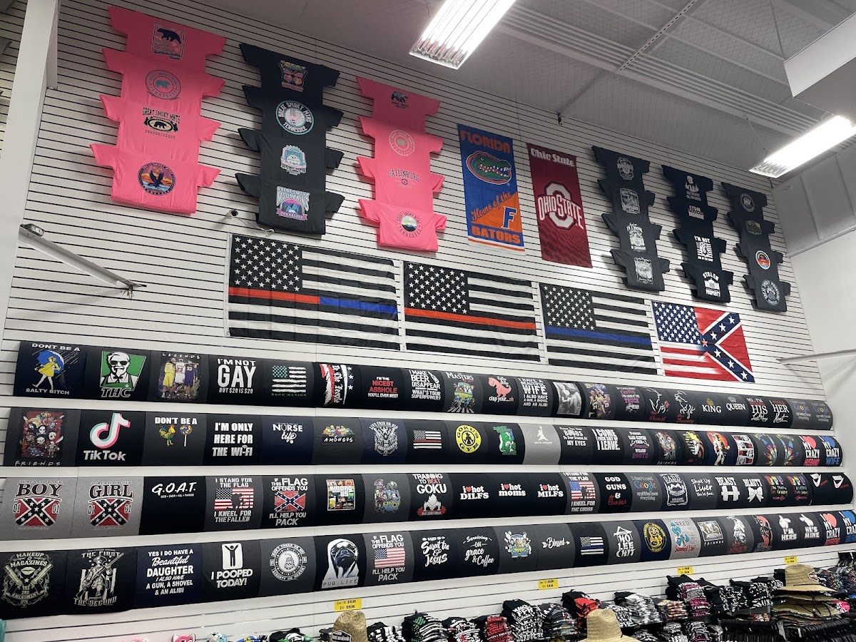 Live Alligators Souvenir Store