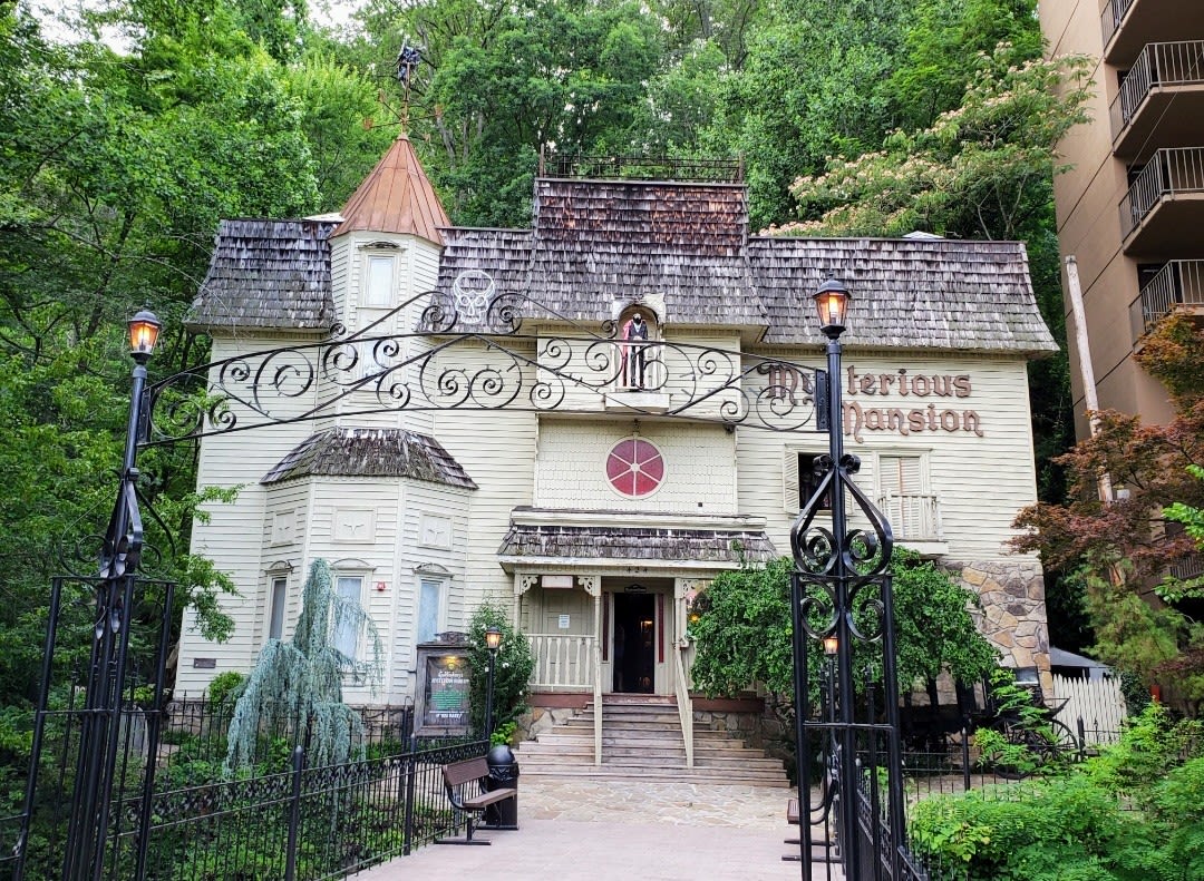 Mysterious Mansion Haunted House