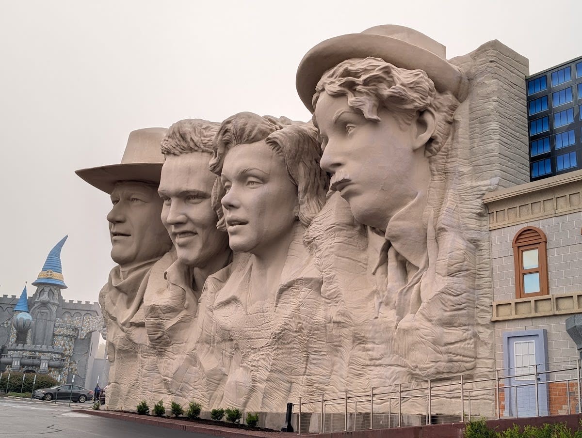 Outbreak - Dread the Undead