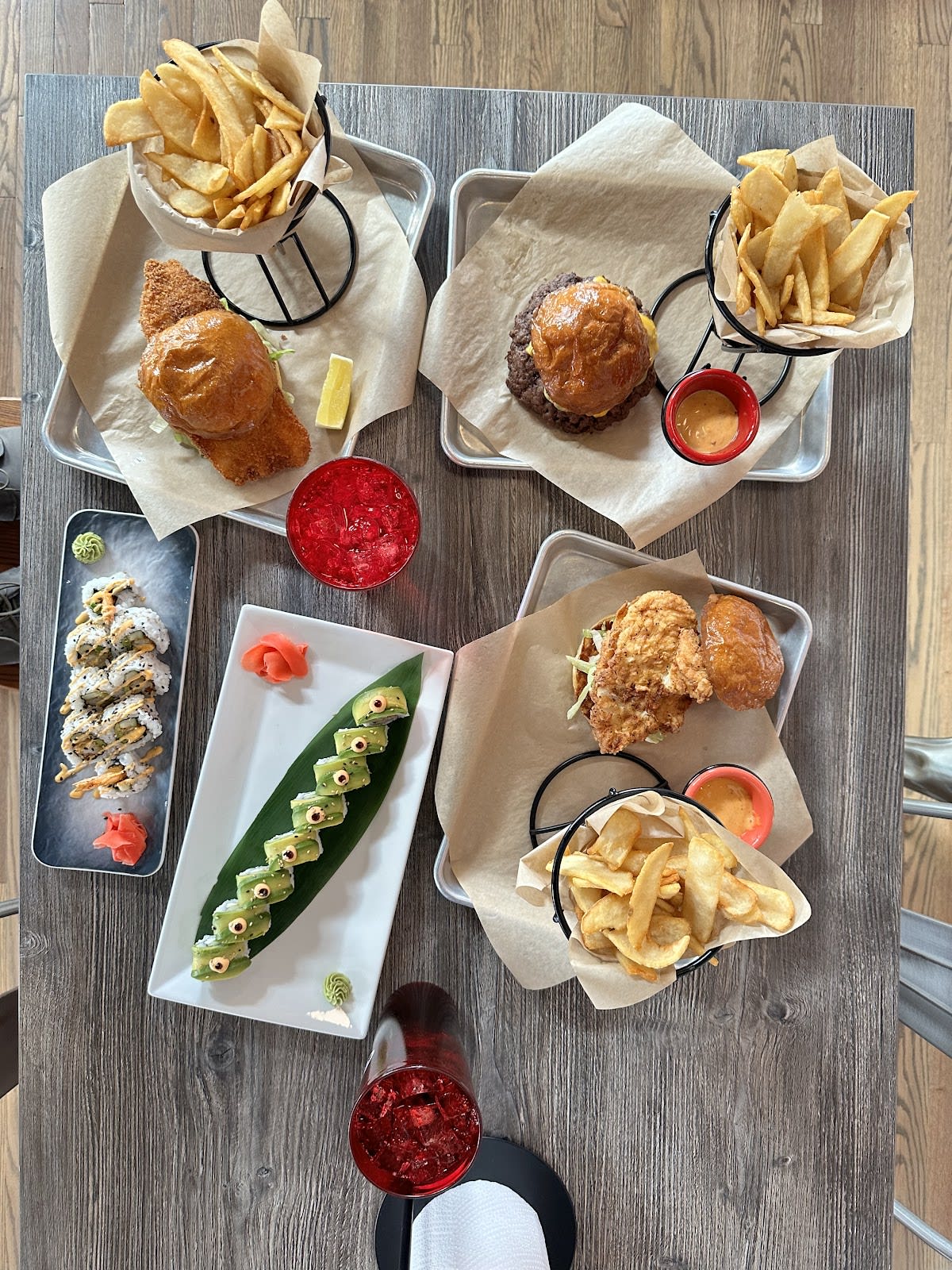 Pinchy's Lobster + Rawbar