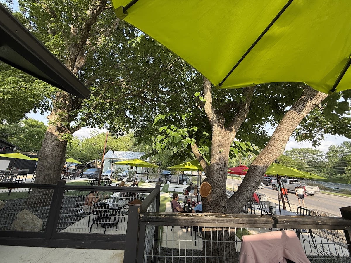 Pinchy's Lobster + Rawbar