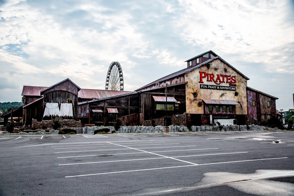 Pirates Voyage Dinner & Show