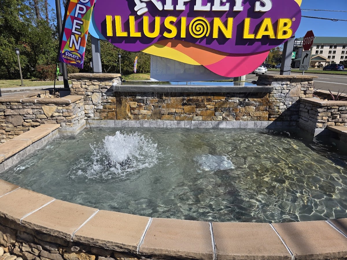 Ripley's Illusion Lab