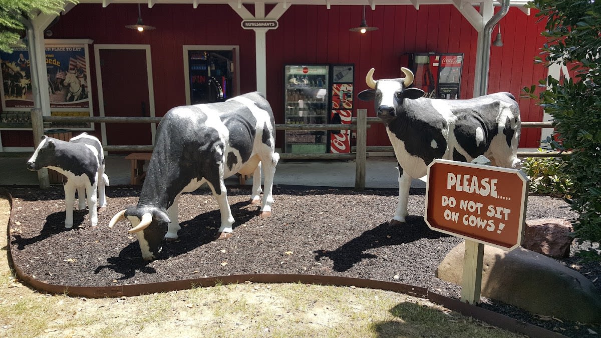 Ripley's Old MacDonald's Farm Mini Golf