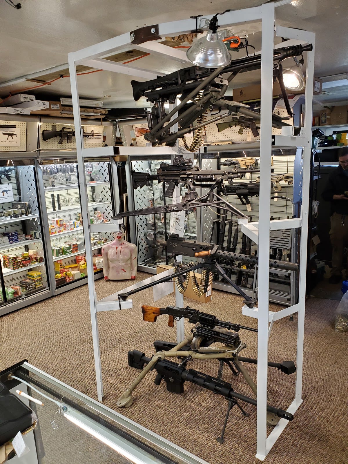 Tennessee Silencer - Machine Guns & TANKS!