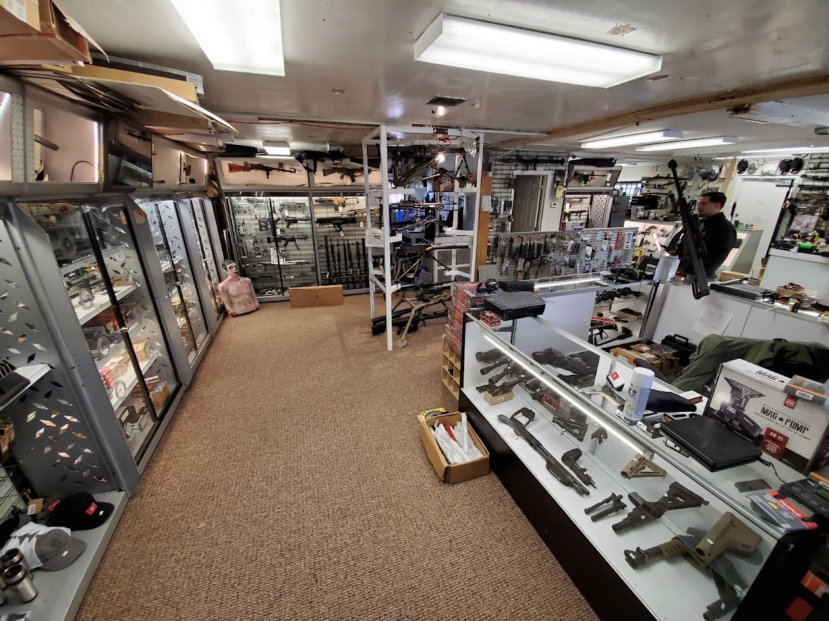 Tennessee Silencer - Machine Guns & TANKS!