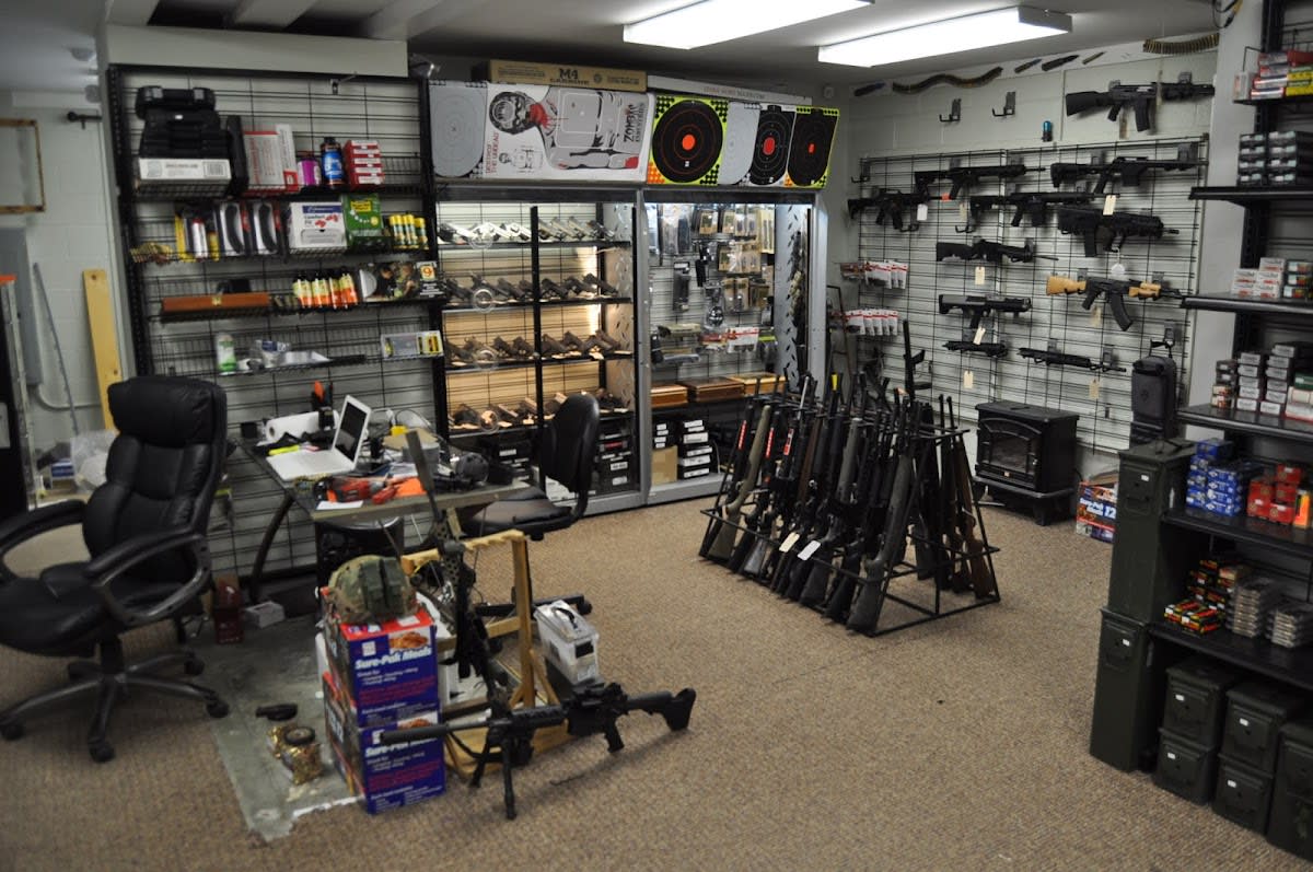 Tennessee Silencer - Machine Guns & TANKS!