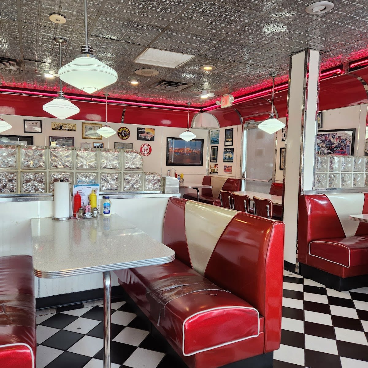 THE DINER