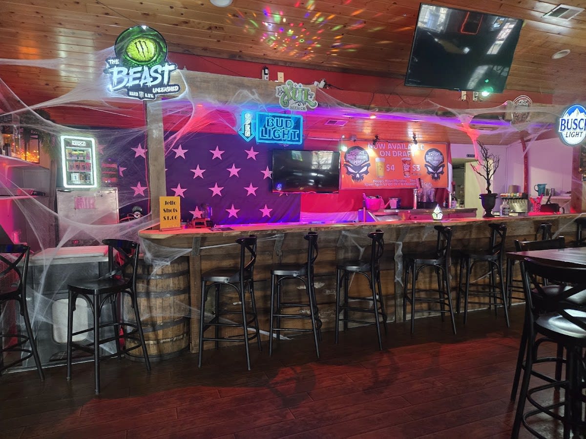 The Roadhouse Lounge