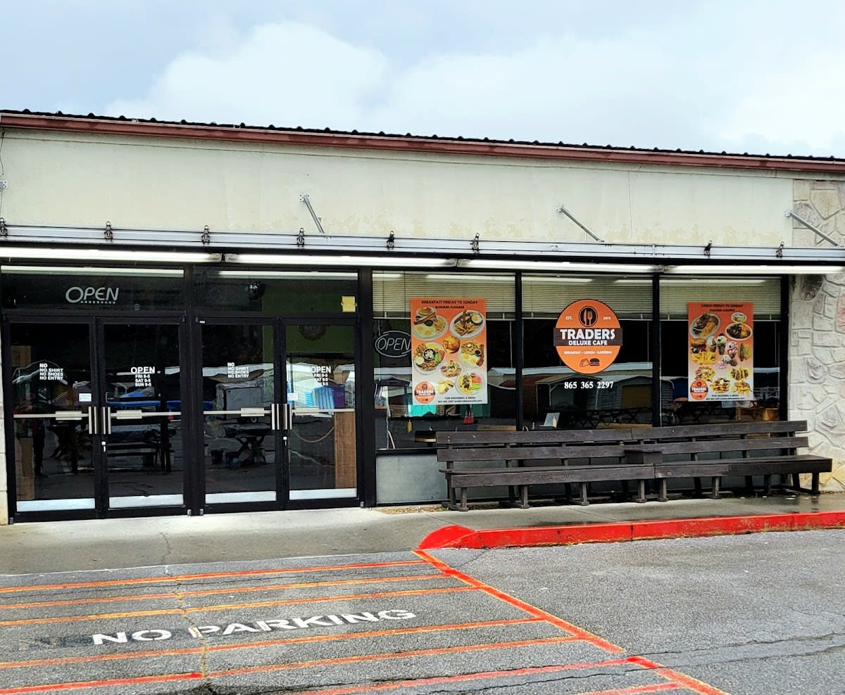 Traders Deluxe Cafe