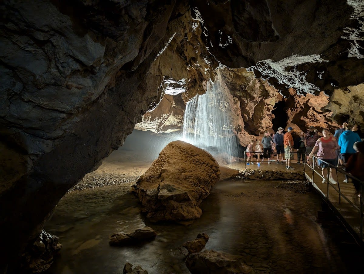 Tuckaleechee Caverns