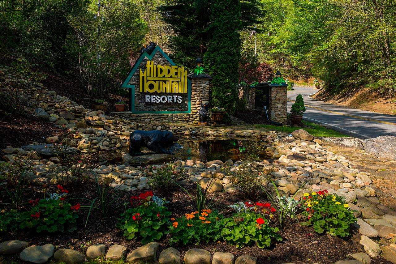 Hidden Mountain Resort East Entrance sign - Sevierville Cabin Rental Resort