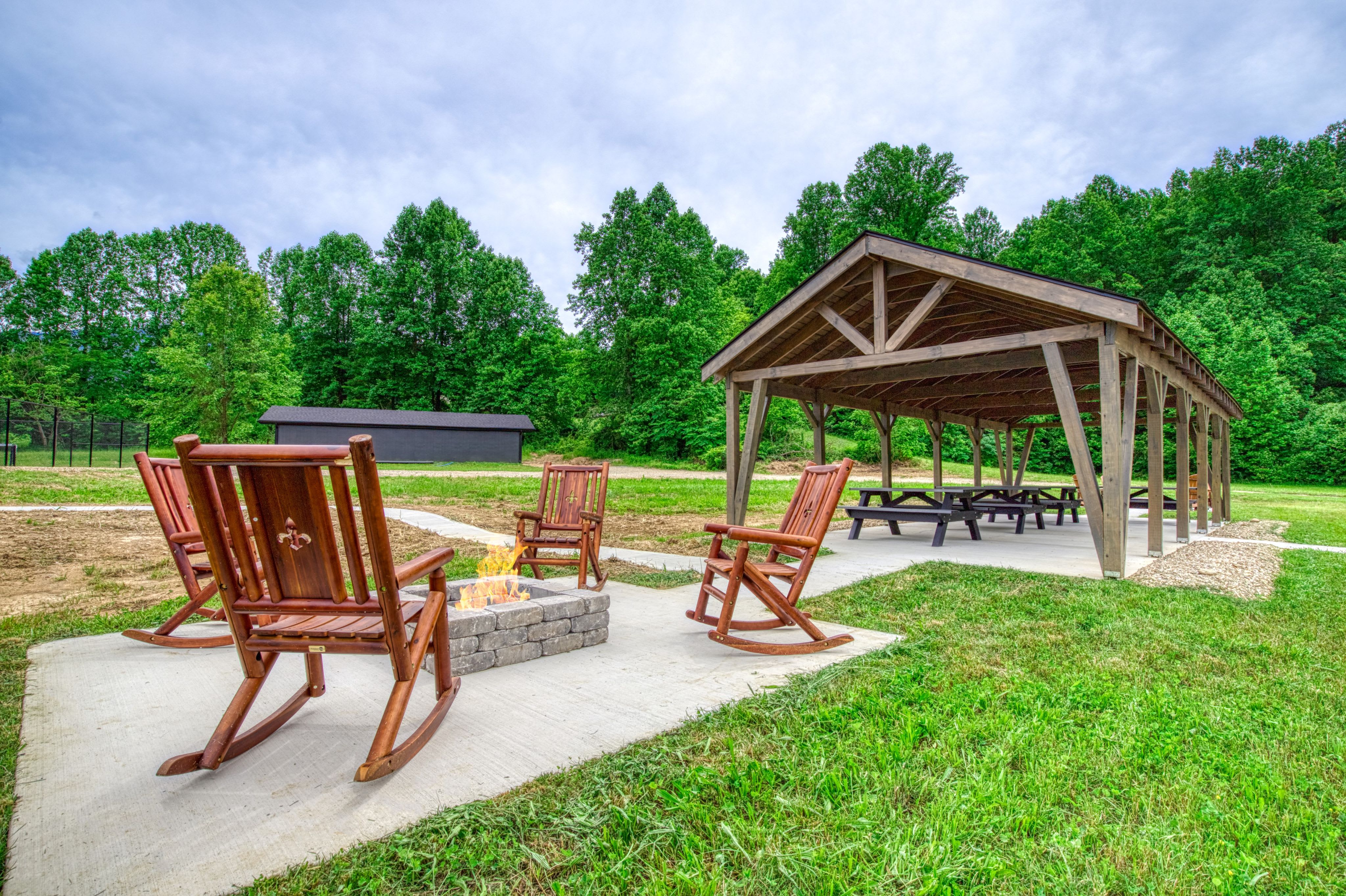 Greenbrier Creek Pavilion And Fire Pit - Gatlinburg Cabin Rental Resort