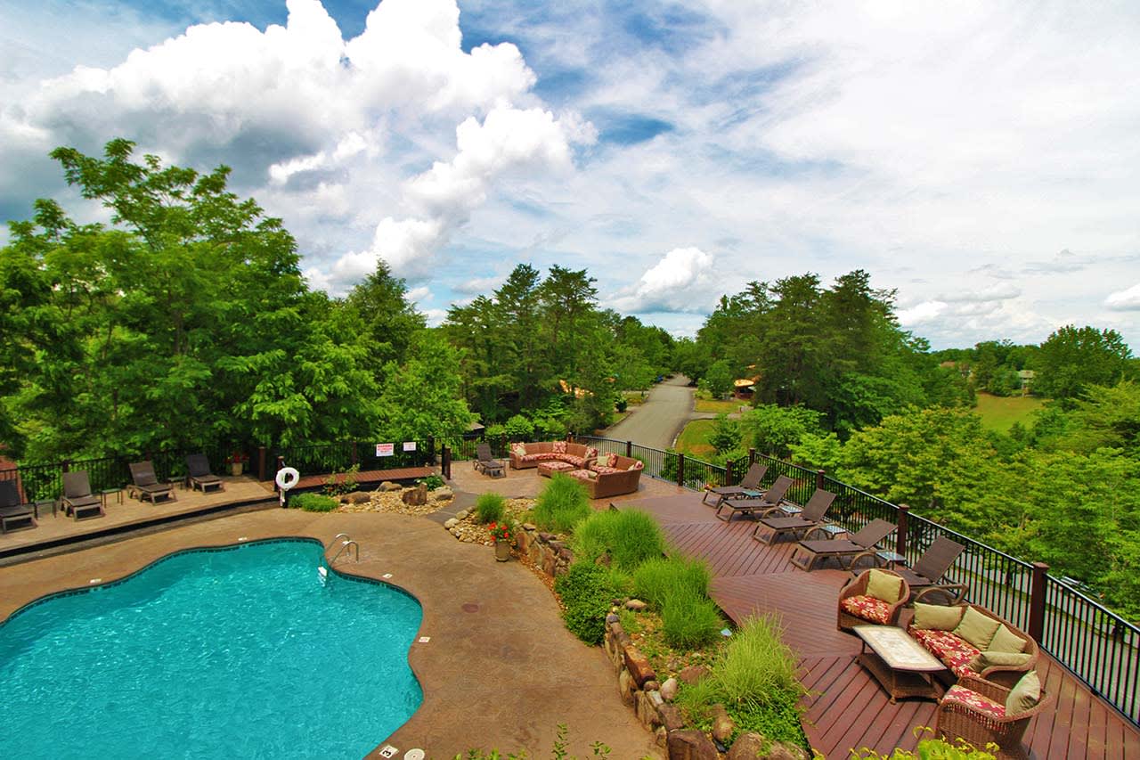 Hidden Mountain Resort Scenic Grounds - Sevierville Cabin Rental Resort