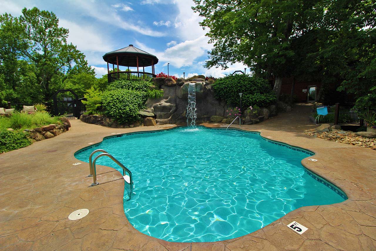 Hidden Mountain Resort Seasonal Swimming Pool - Sevierville Cabin Rental Resort