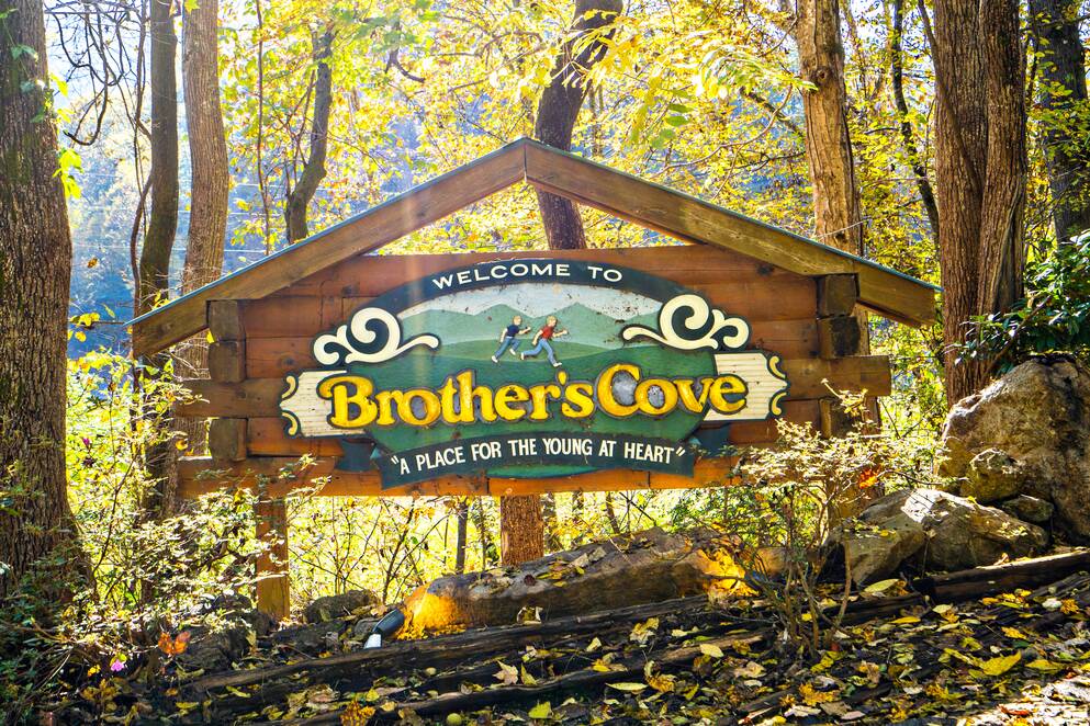 Brothers Cove Resort View - Pigeon Forge Cabin Rental Resort