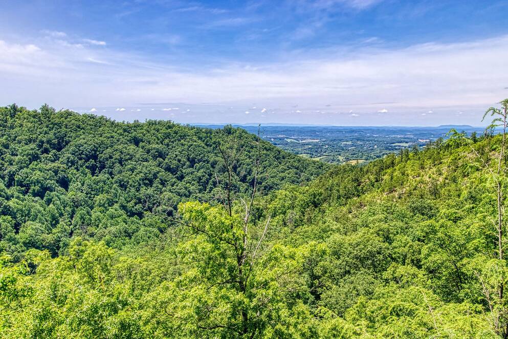 Eagle Crest Resort View - Pigeon Forge Cabin Rental Resort