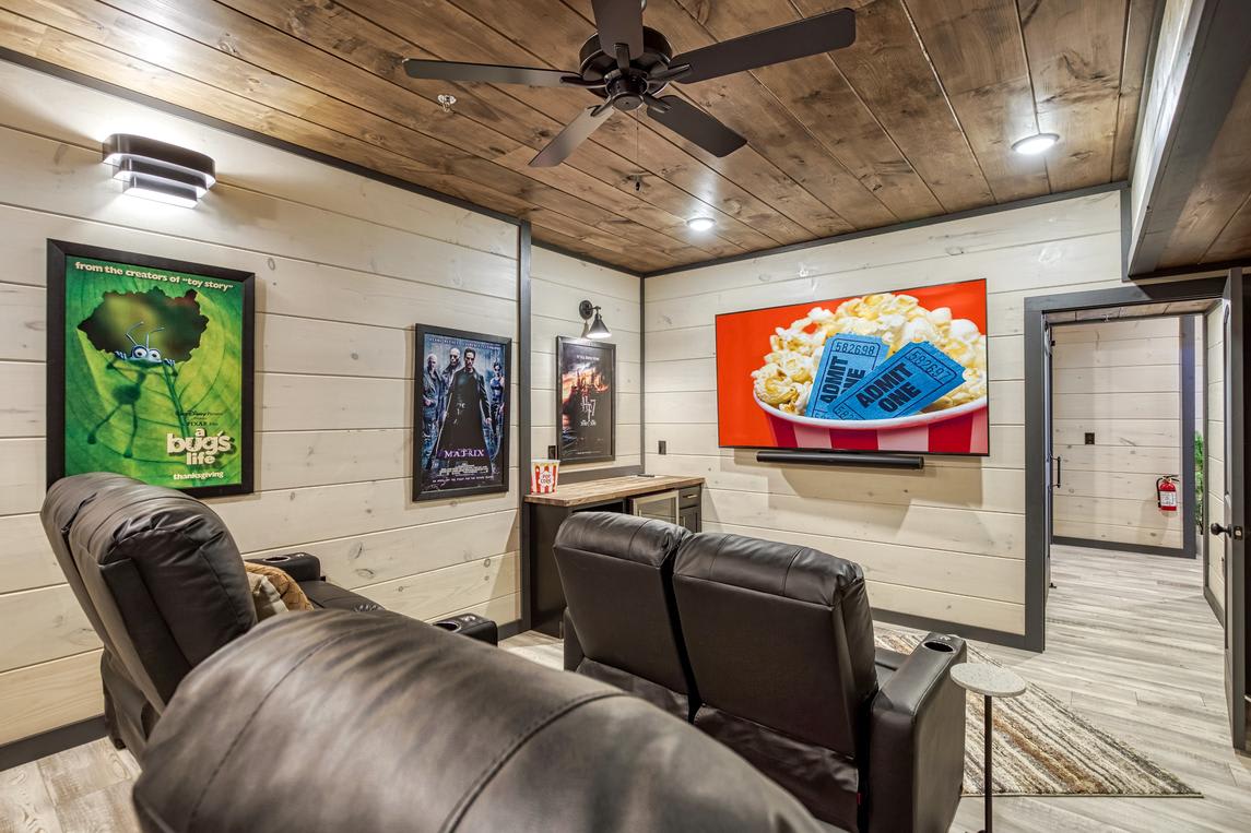 A Smoky Mountain Splash interior 2