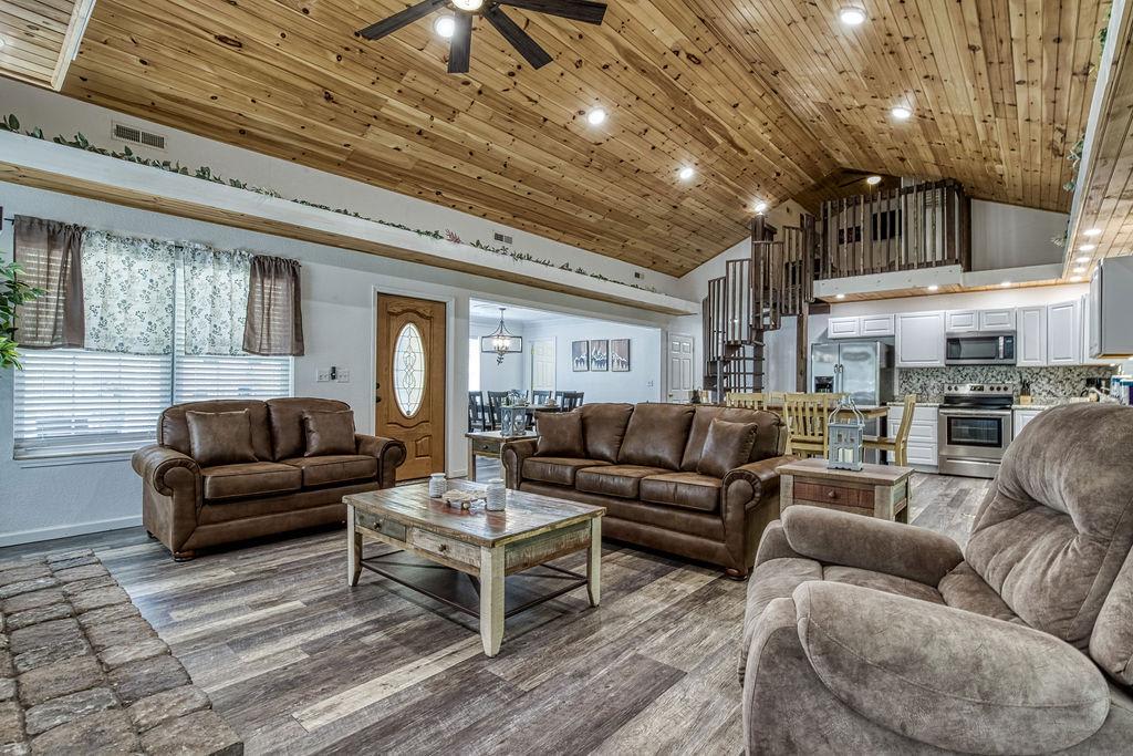 Bearskin Getaway - Hot Tub