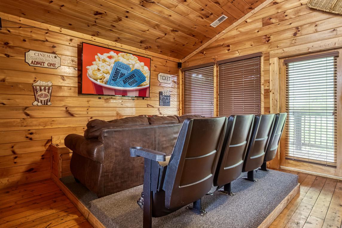 Big Bear Retreat interior 1