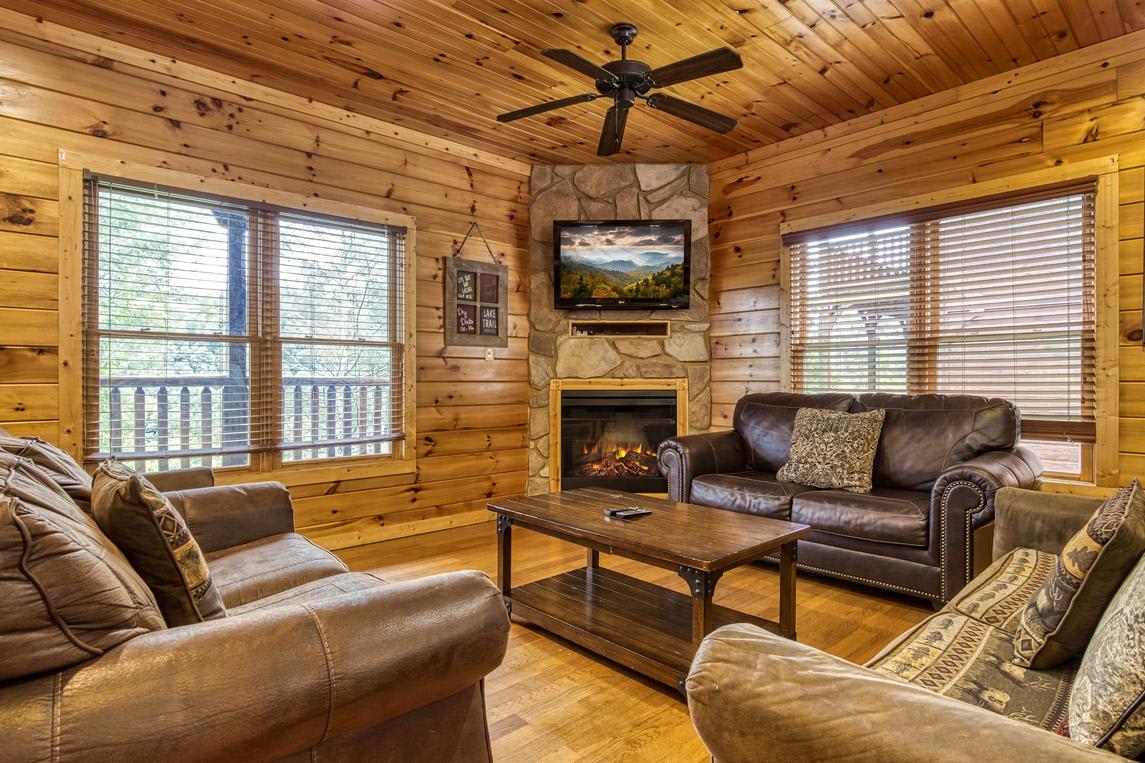 Gatlinburg Heights interior 3