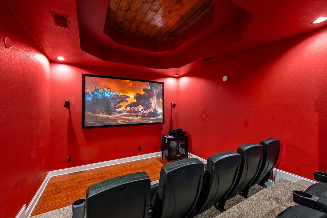 King Of The Mountain - Theater Room