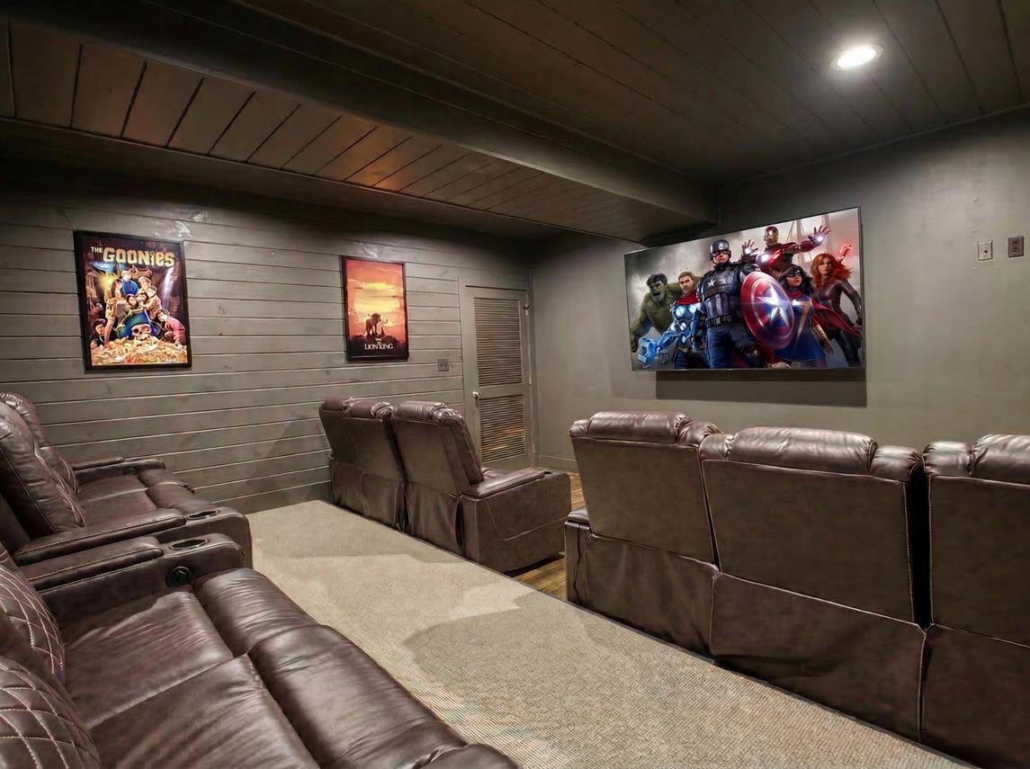 LeConte Mountain Lodge interior 3