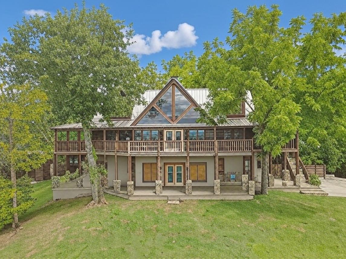 Paradise Glenn - main view