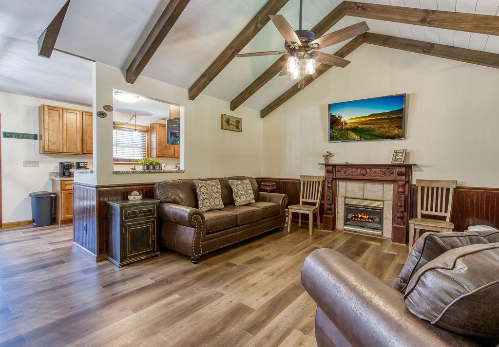 Pigeon Forge Getaway interior 2