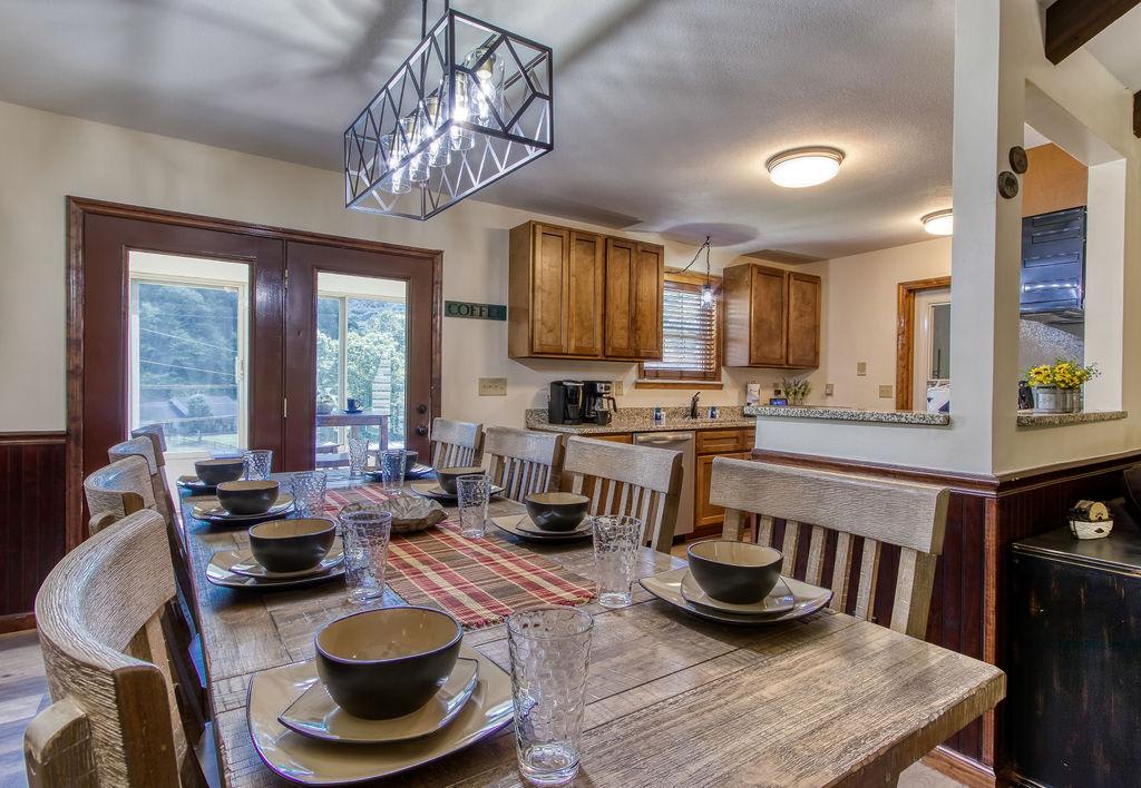 Pigeon Forge Getaway - Kitchen