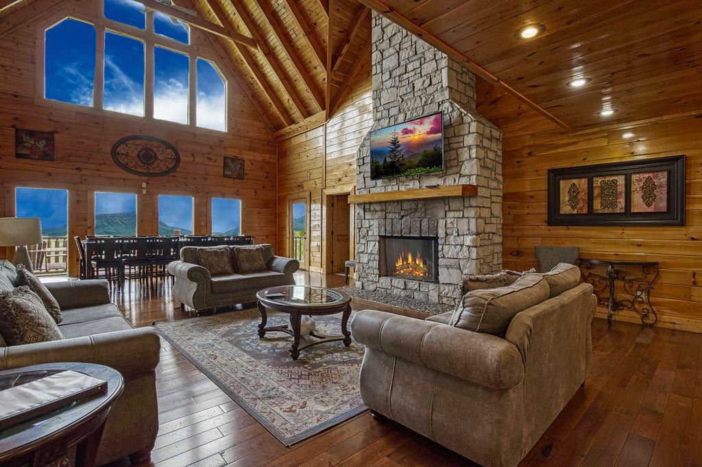 Serenity Mountain Pool Lodge interior 2