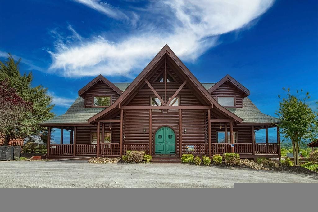 Serenity Mountain Pool Lodge - main view