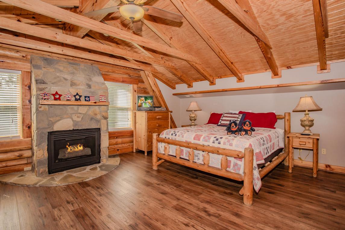 Smoky Bear Lodge with Guest House - Game Room