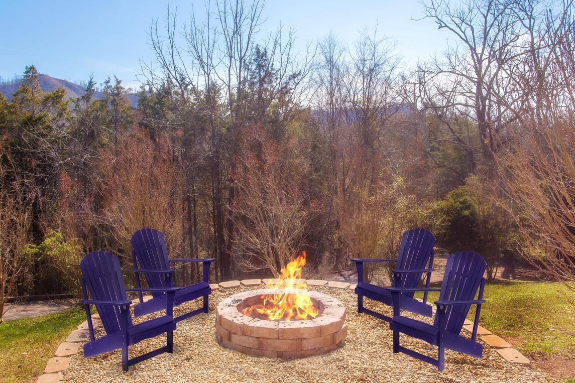 Smoky Bear Lodge with Guest House interior 3