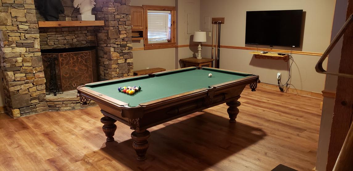 Smoky Bear Lodge with Guest House interior 1