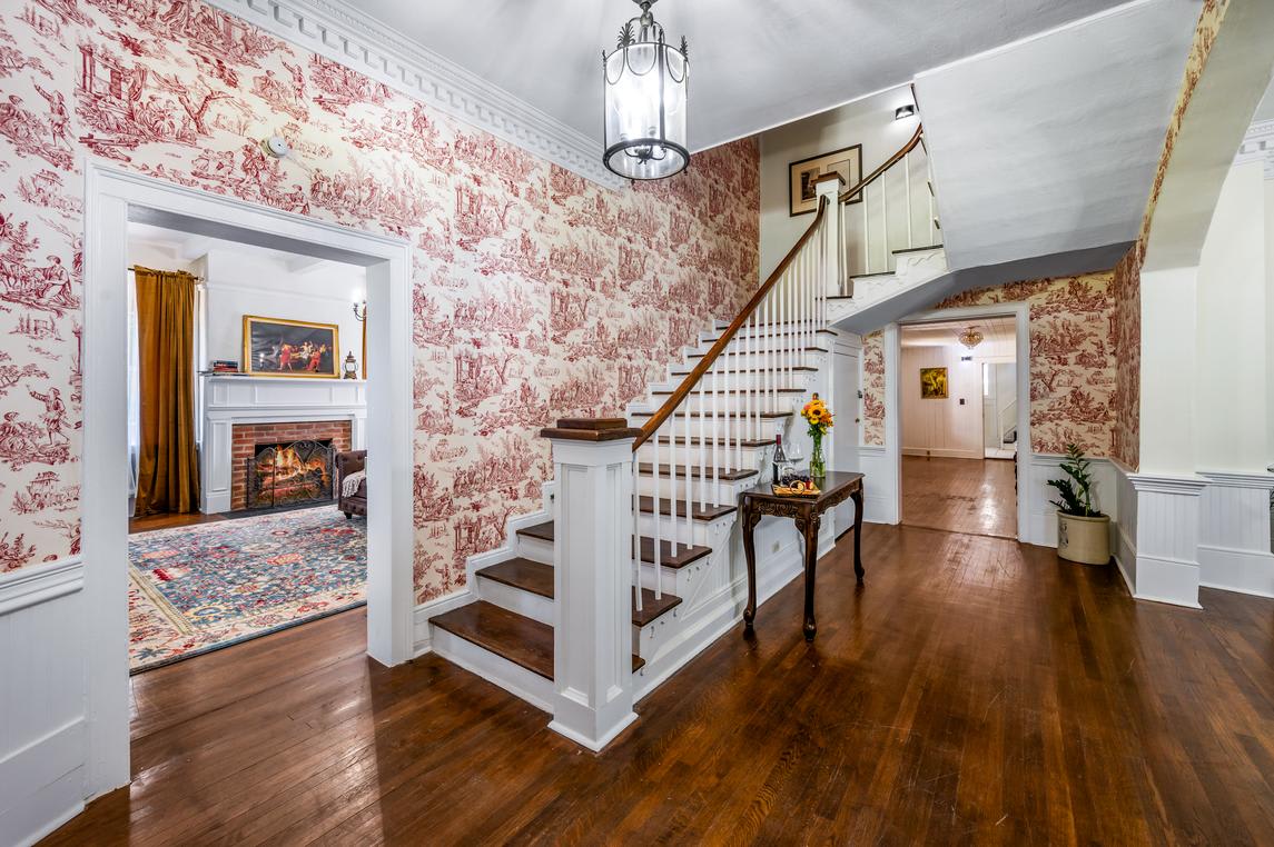 Wheatlands Plantation interior 1
