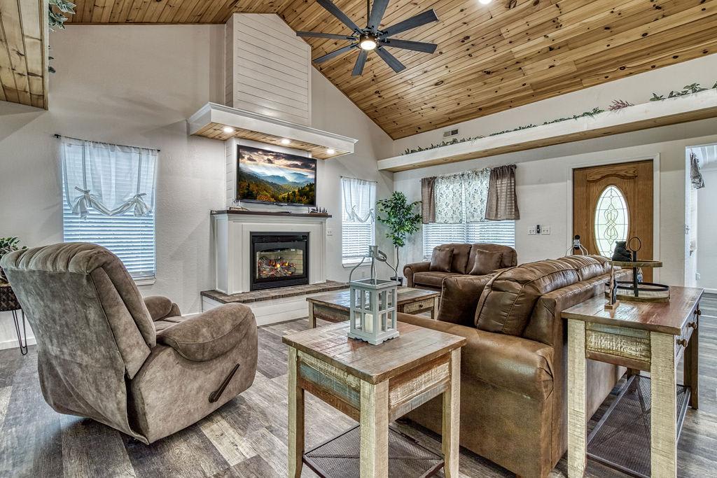 Bearskin Getaway interior 4