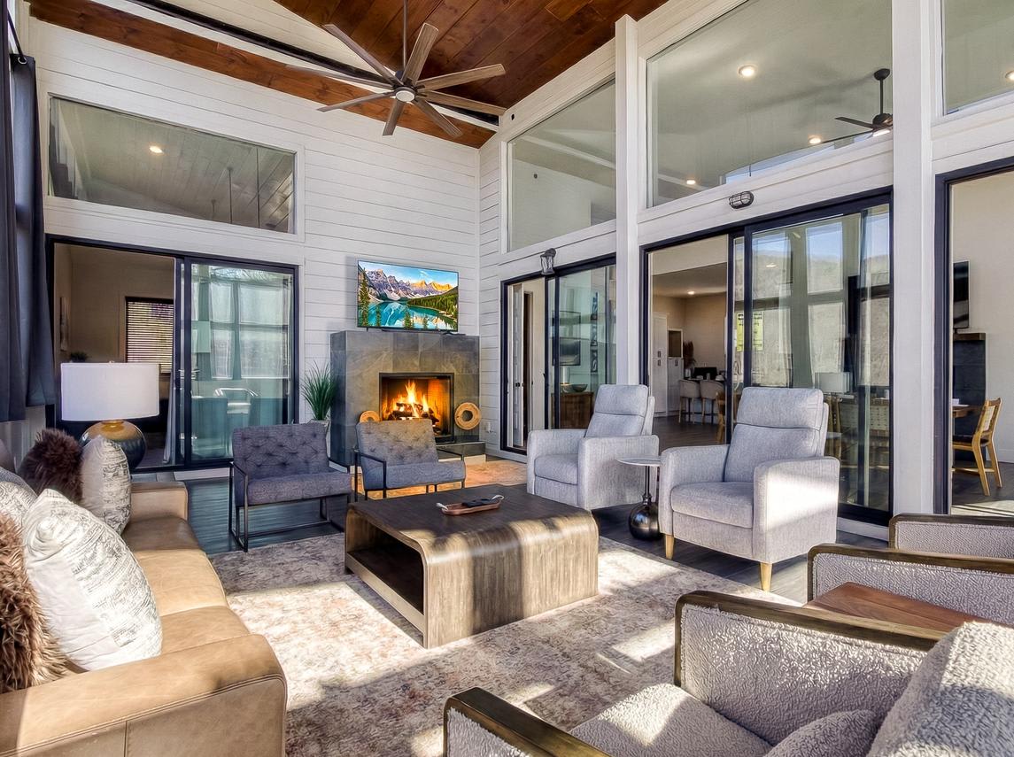 Summit Trails Retreat interior 4