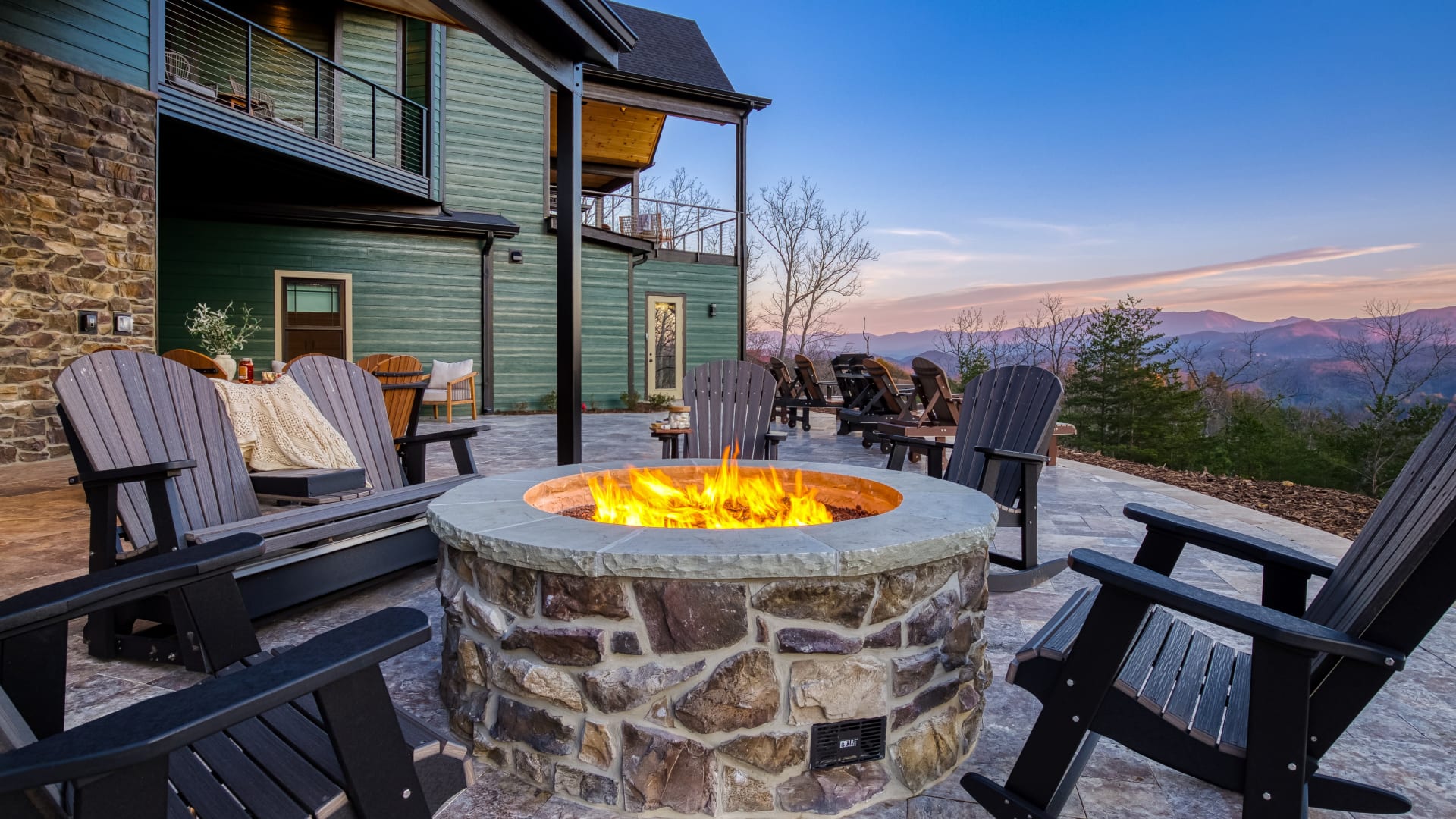 Luxury Smoky Mountain cabin at dusk