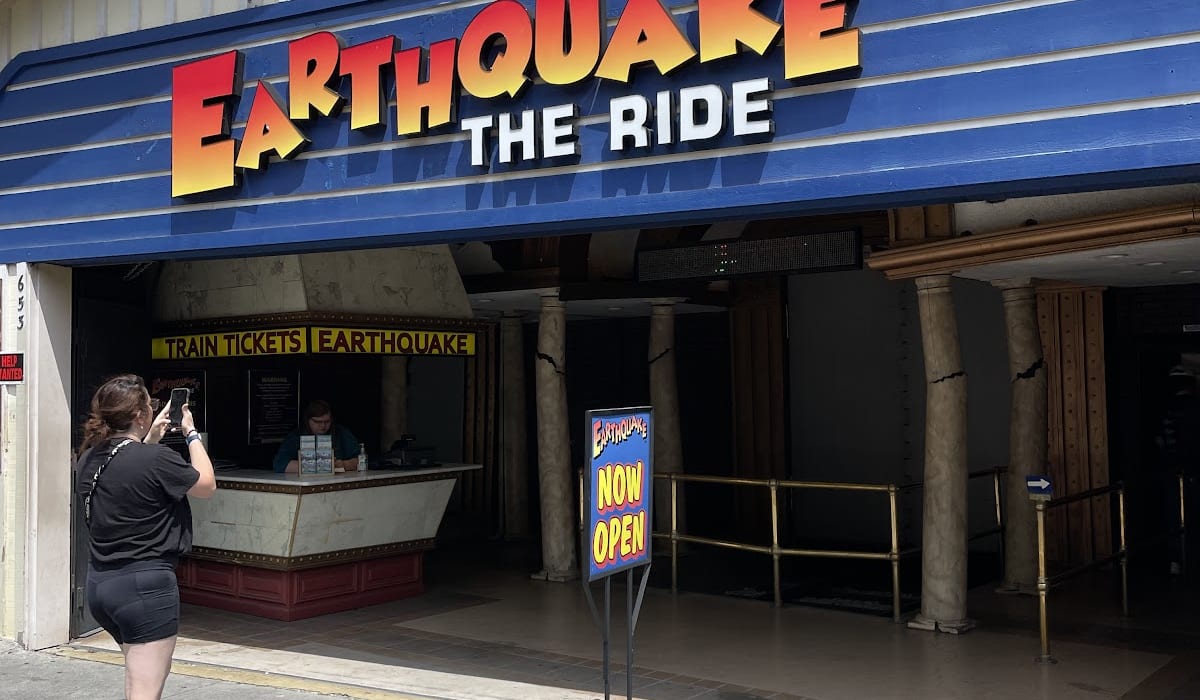 Earthquake (the ride)