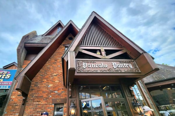 Exterior of the Pancake Pantry in Gatlinburg