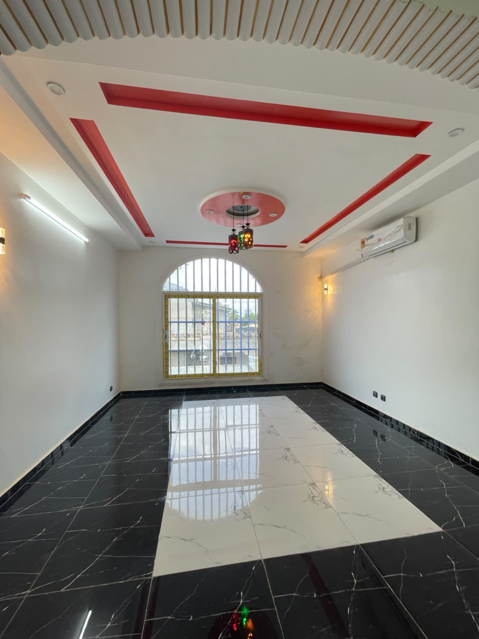 A LOUER - 3 CHAMBRE SALON MODERNE IDEALEMENT SITUEE A SANGUERA - SANYRAMA