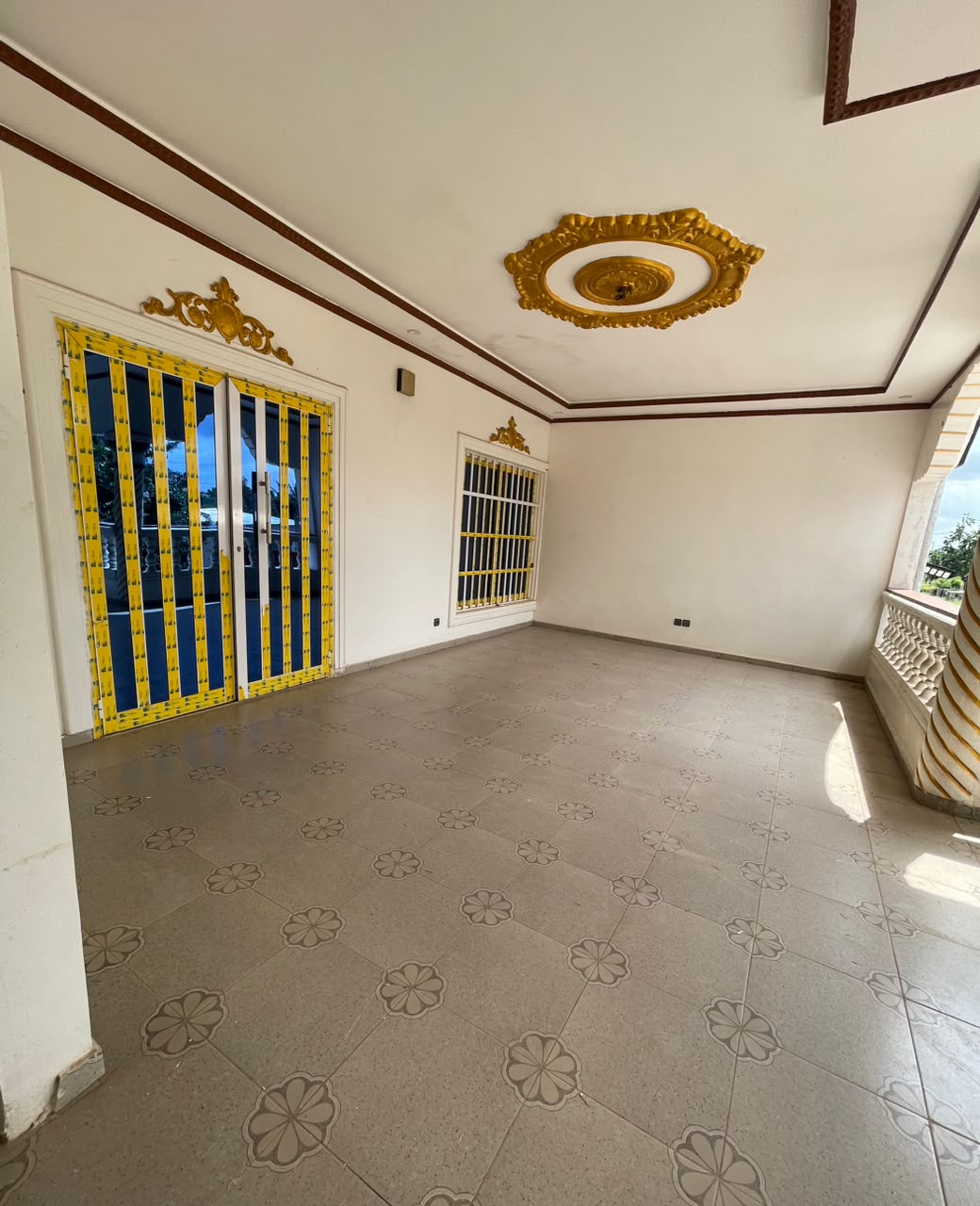 A LOUER - 3 CHAMBRE SALON MODERNE IDEALEMENT SITUEE A SANGUERA - SANYRAMA